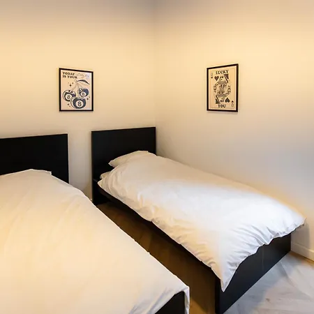 6 Persons Luxury In Citycentre Apartman Breda