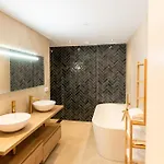 6 Persons Luxury In Citycentre Lägenhet